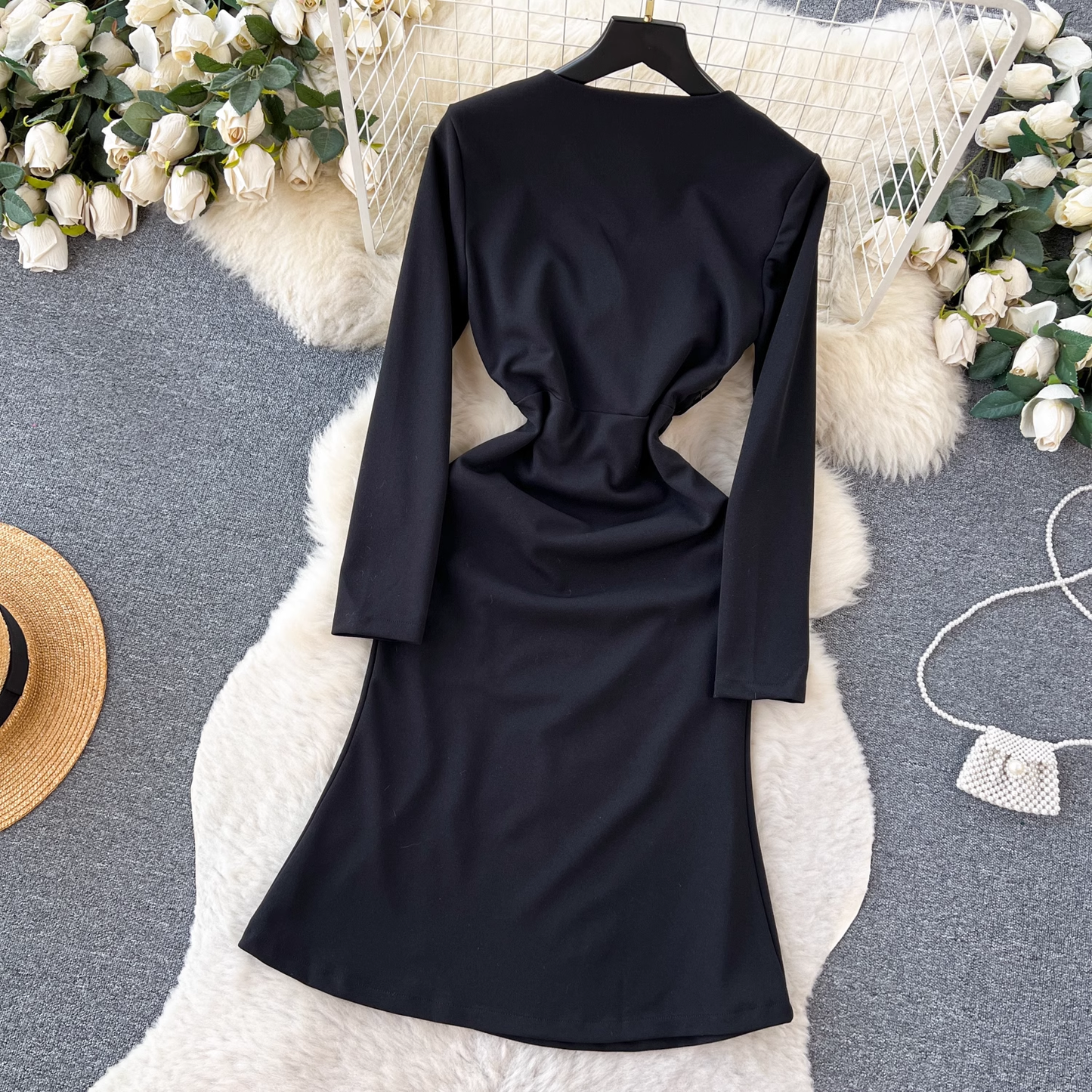 - Long sleeve V-neck slit black dress GEU800