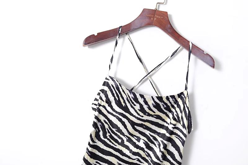 - Contrast striped sexy backless strappy dress GEU456