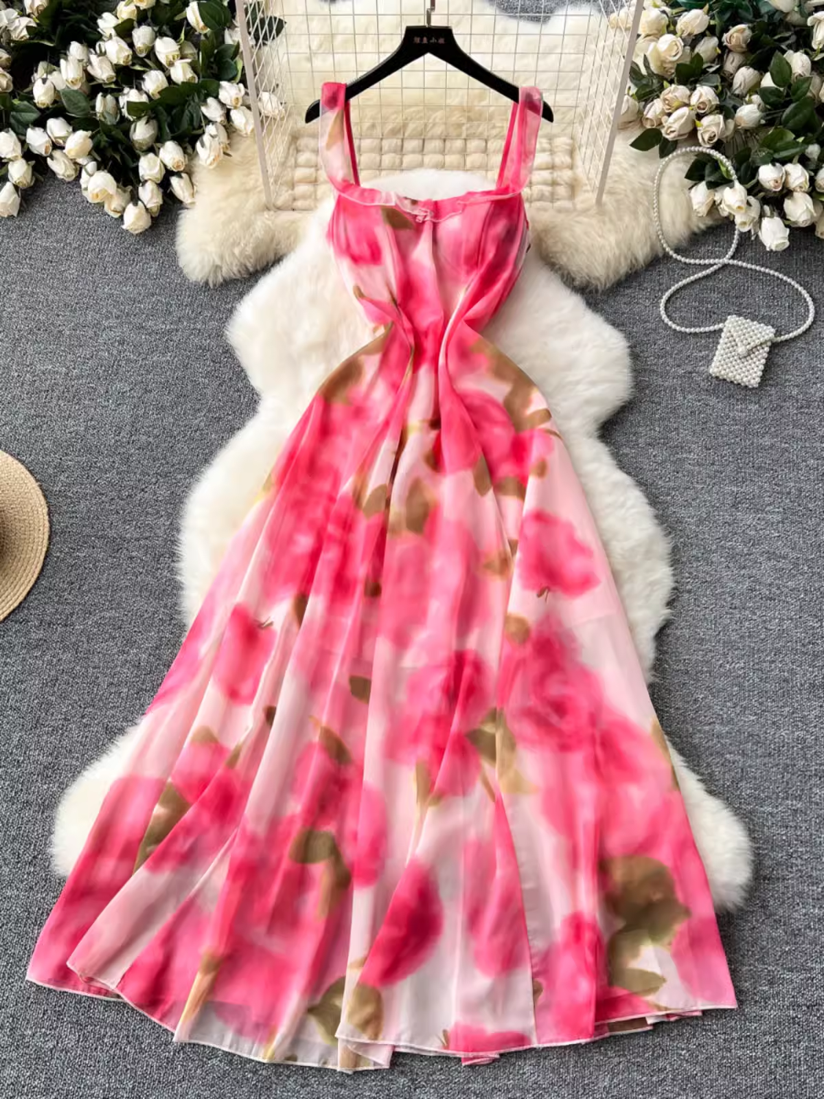 - Women's seaside holiday dress with rose print GEU1470