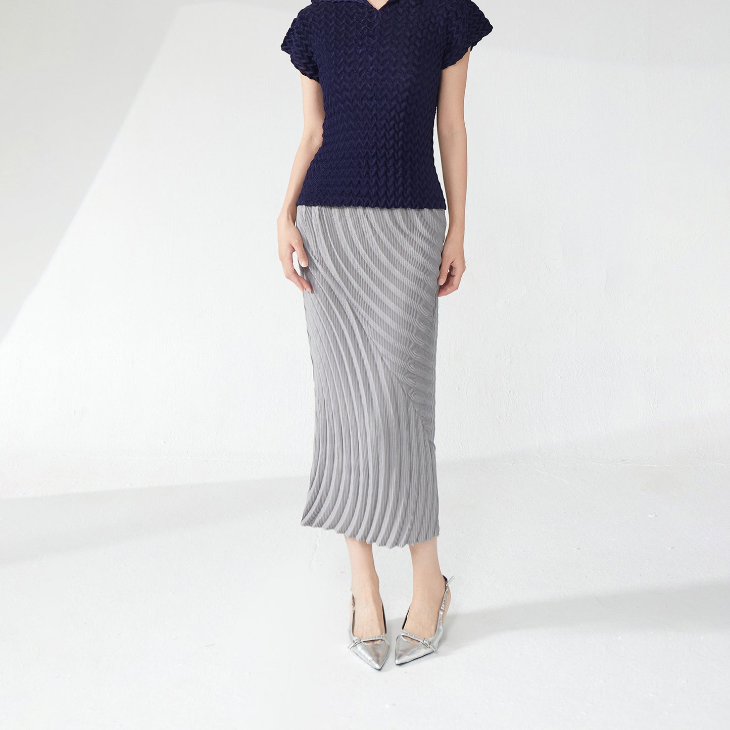 2025 counter quality skirt new medium and long elastic waist loose irregular one-step pleated hip skirt