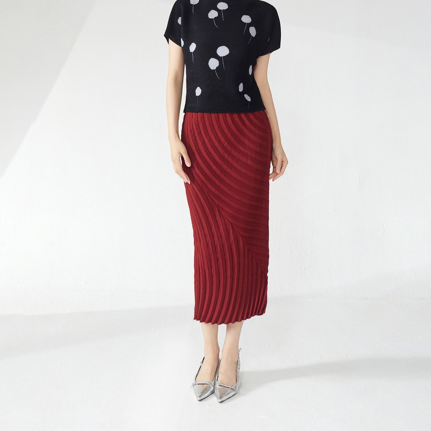 2025 counter quality skirt new medium and long elastic waist loose irregular one-step pleated hip skirt