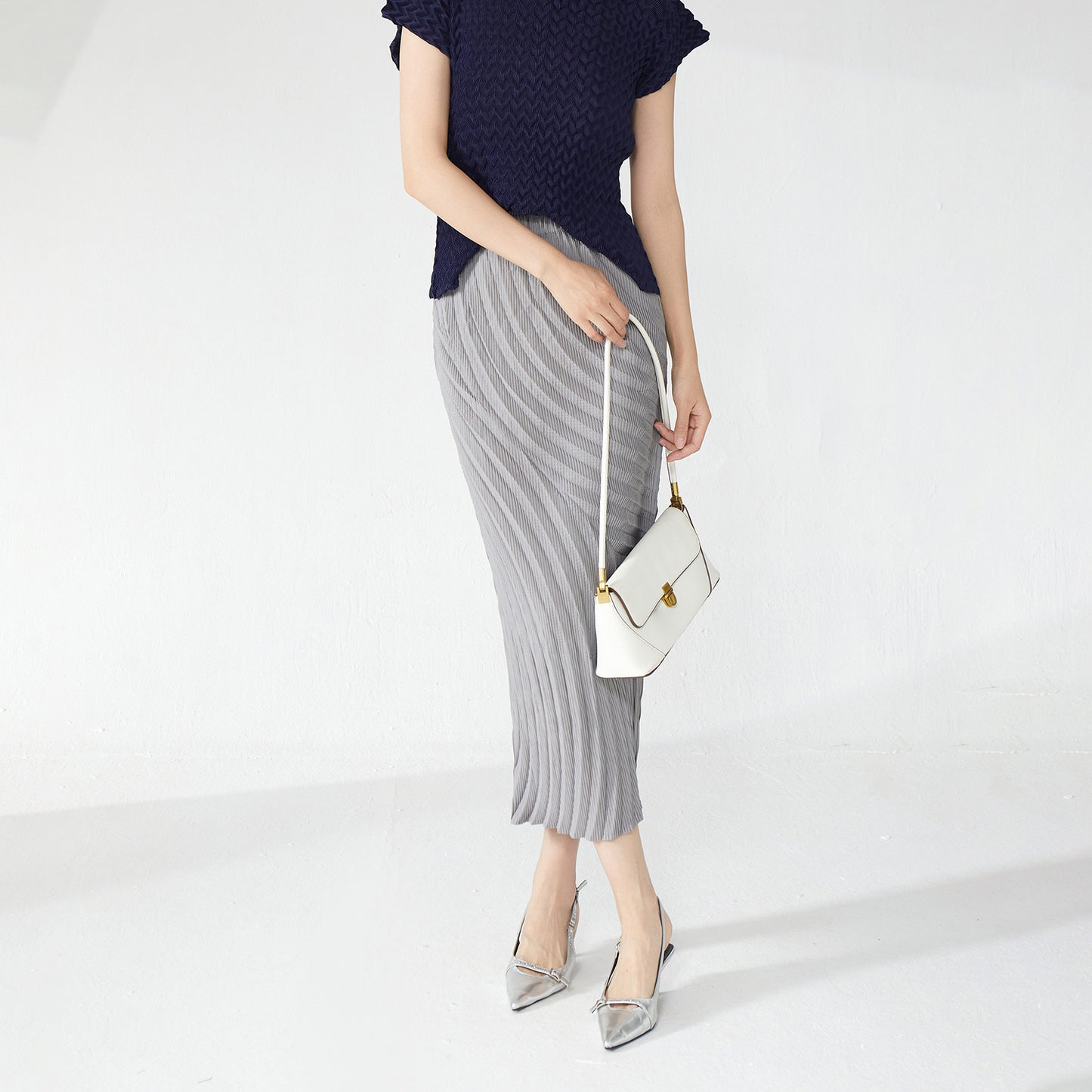 2025 counter quality skirt new medium and long elastic waist loose irregular one-step pleated hip skirt