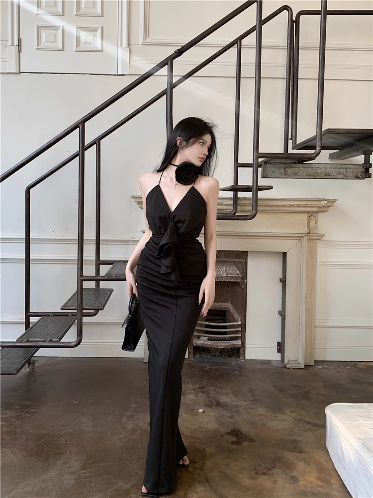 - Black V Neck Long Dress GEU1516
