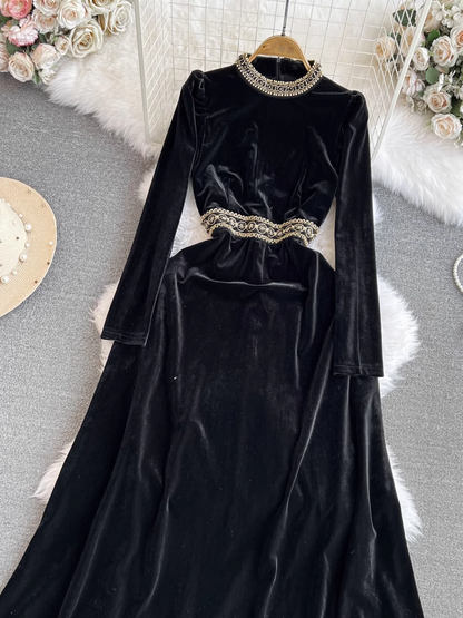 - Long-sleeved A-line velvet dress with stand collar GEU1017