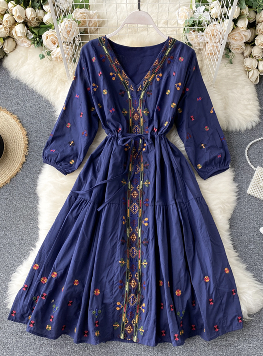 - A Line V Neck Embroidery Long Sleeve Dress  GEU442