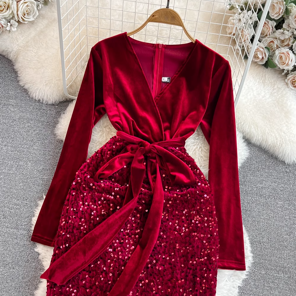 - Long-sleeved V-neck waist slimming mid-length velvet spliced sequin dress GEU828