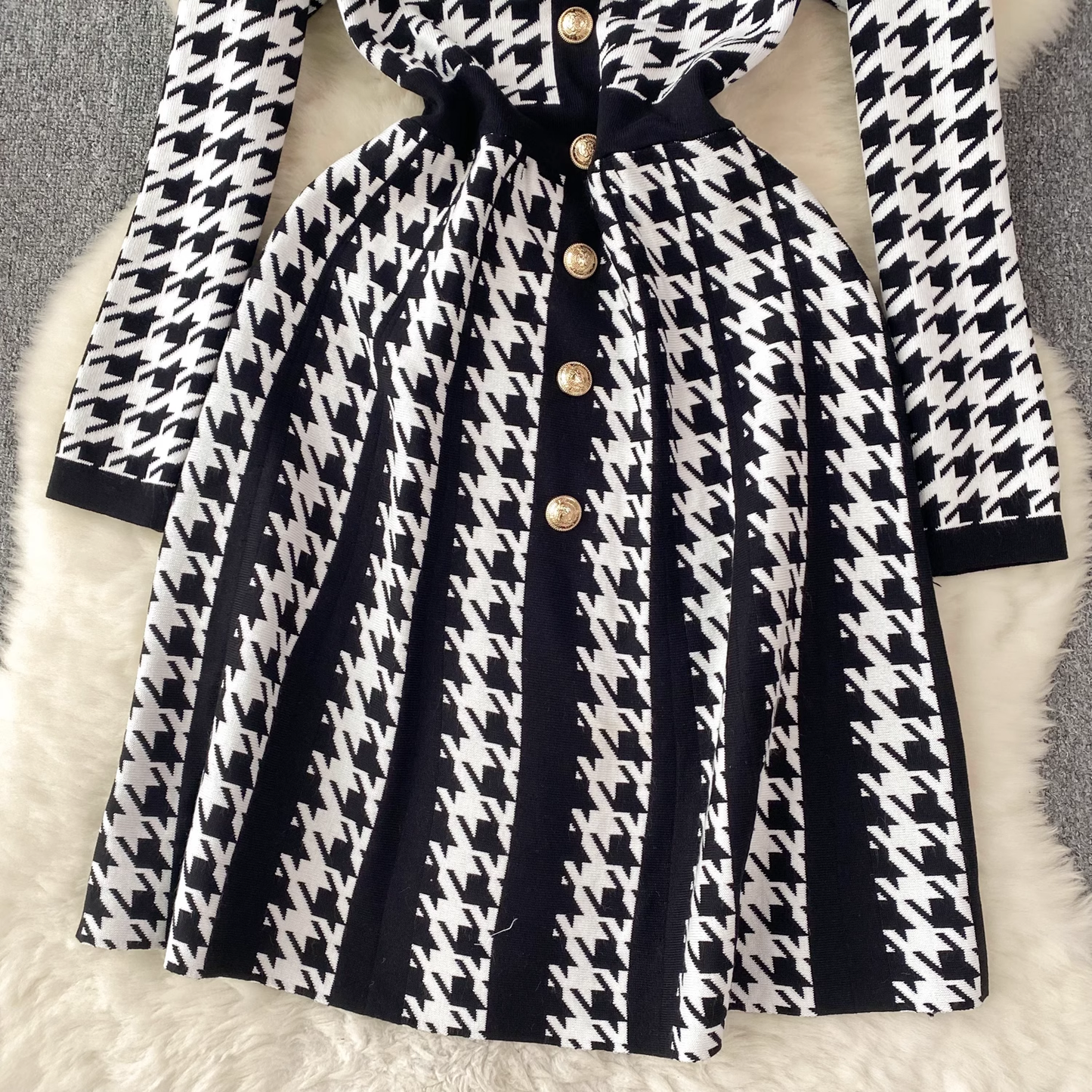 - A-line round neck long sleeves dress GEU622
