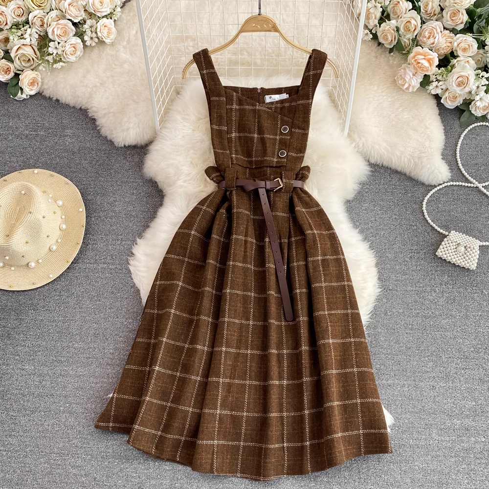 - Plaid suspender dress retro style in autumn and winter GEU838