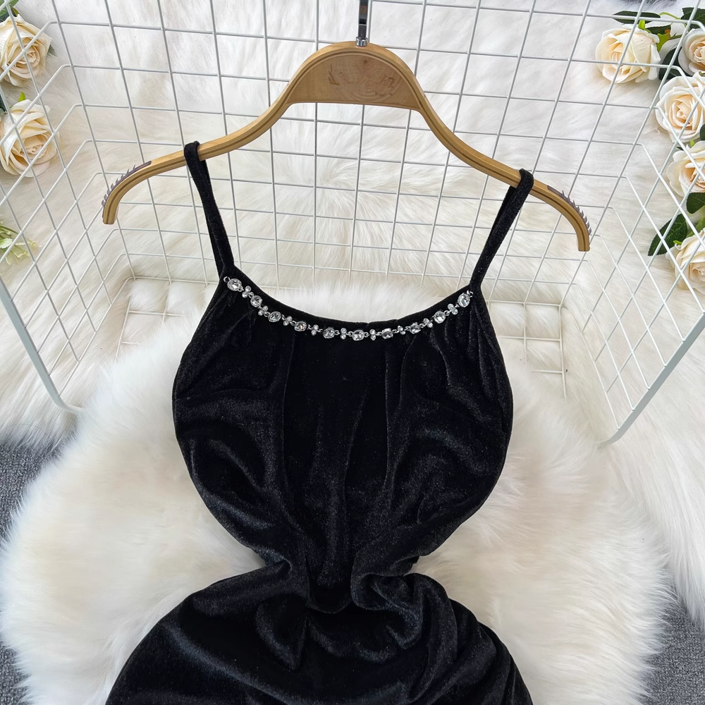 - Black velvet suspender dress GEU907