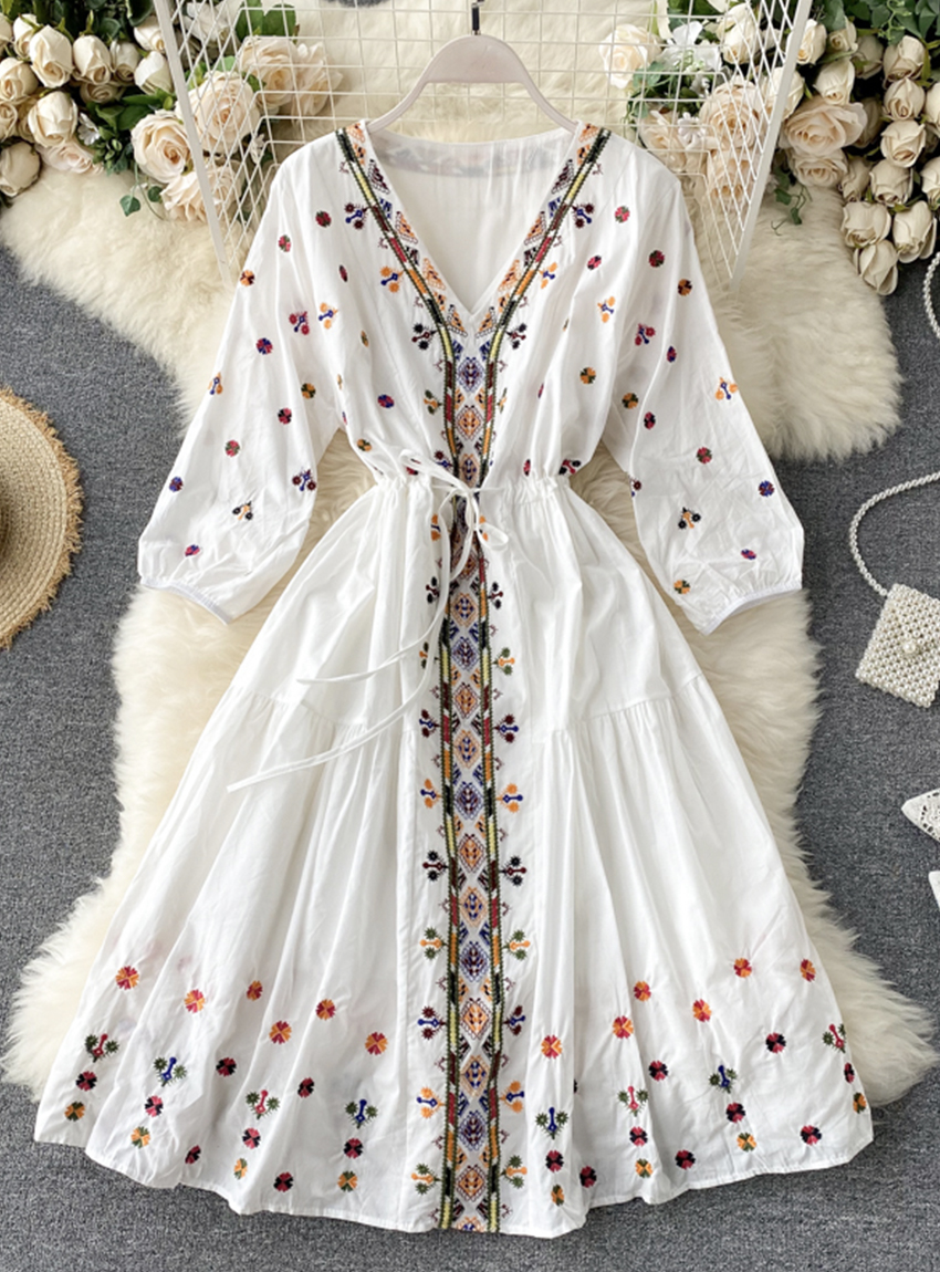 - A Line V Neck Embroidery Long Sleeve Dress  GEU442