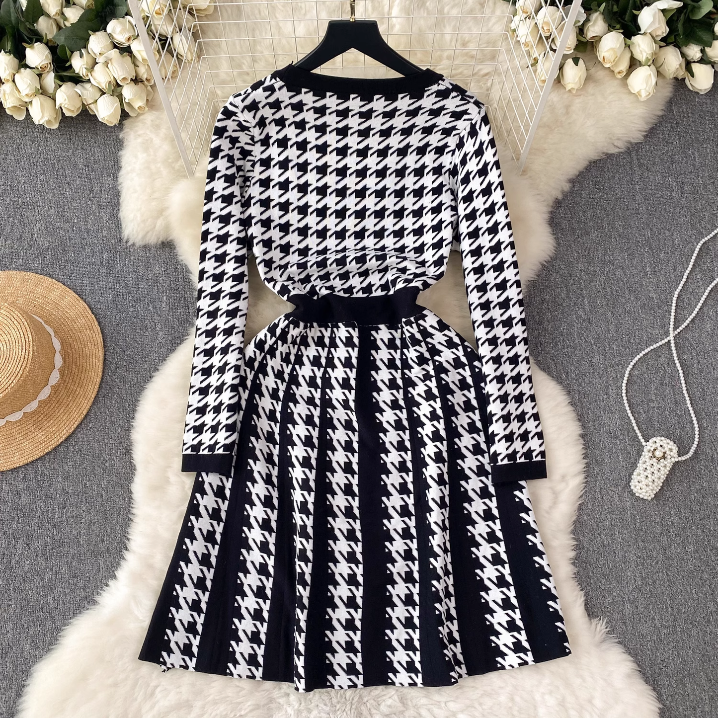 - A-line round neck long sleeves dress GEU622