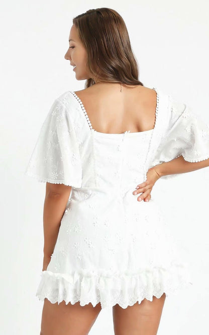 vmtvr - Fancy A Spritz Square Neck Mini Dress in White Embroidery