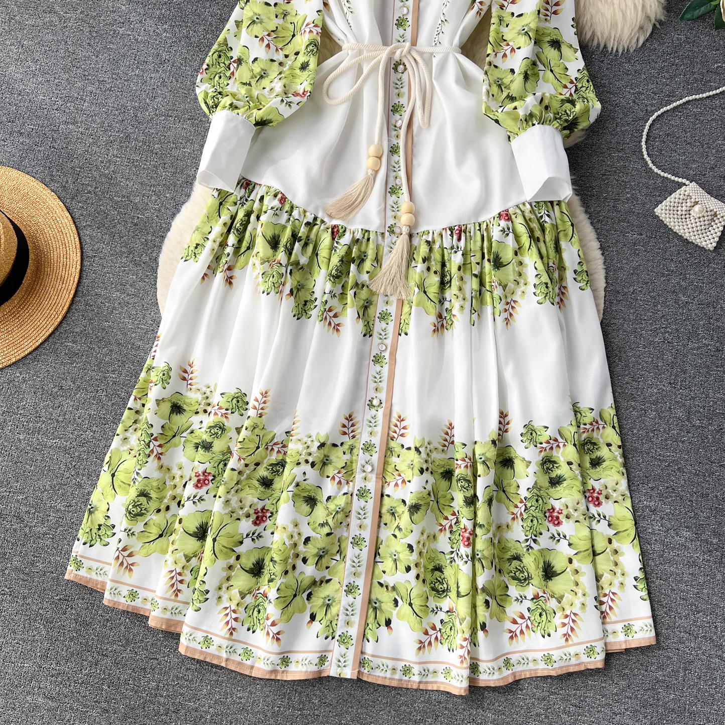 - Autumn New French Retro Lapel Lantern Sleeve Printed Dress GEU537