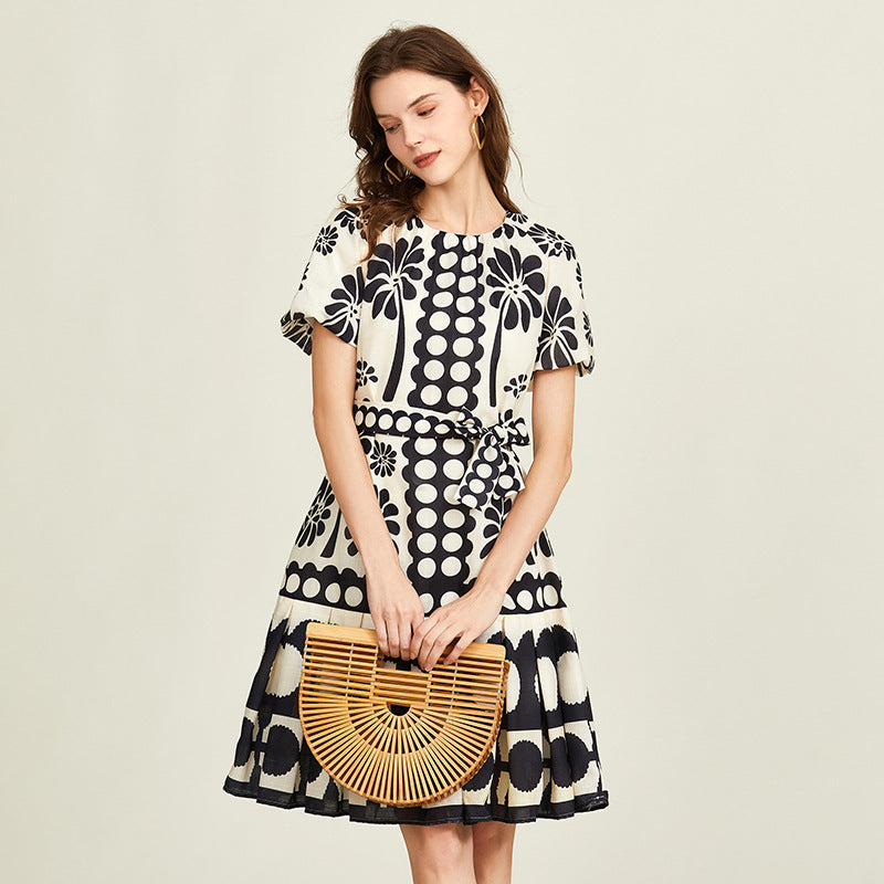 Real shot, summer new product classic black and white contrasting color cotton and linen printed lantern sleeve strap waist dress