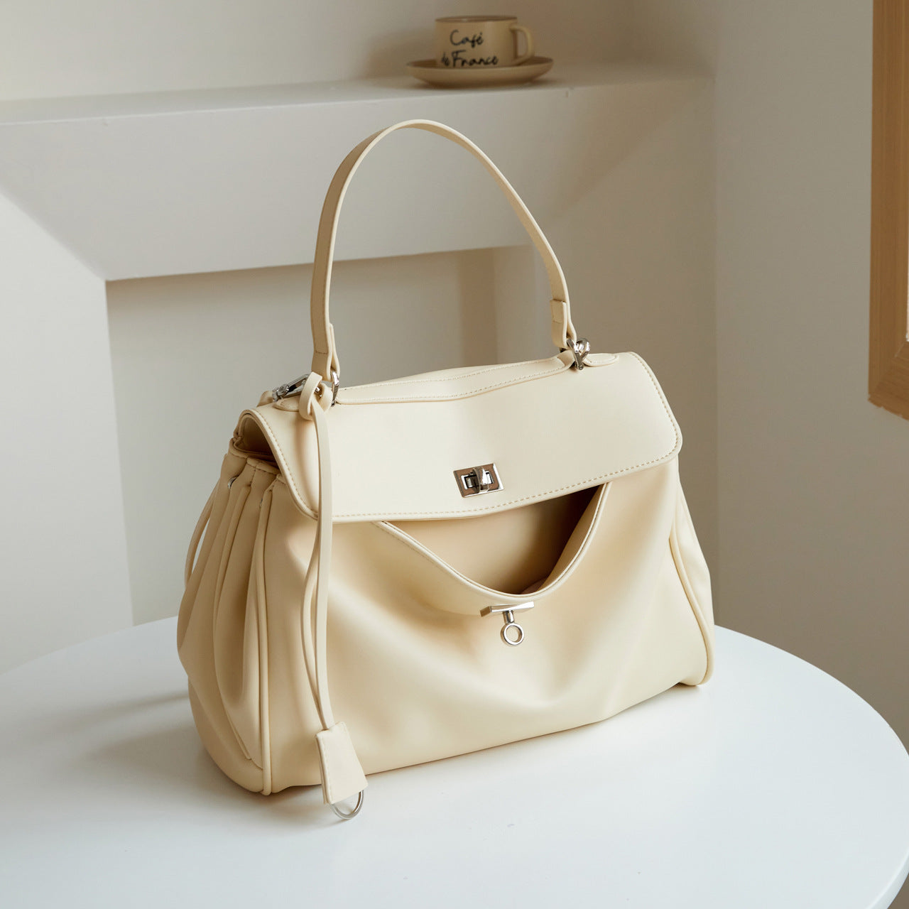 New popular autumn large-capacity tote bag, simple commuter versatile shoulder bag, premium texture women's bag