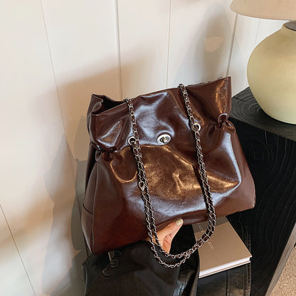 VMTVR 2025 Retro oil wax leather large-capacity bag women's popular new high-end commuting shoulder bag going out to work tote bag