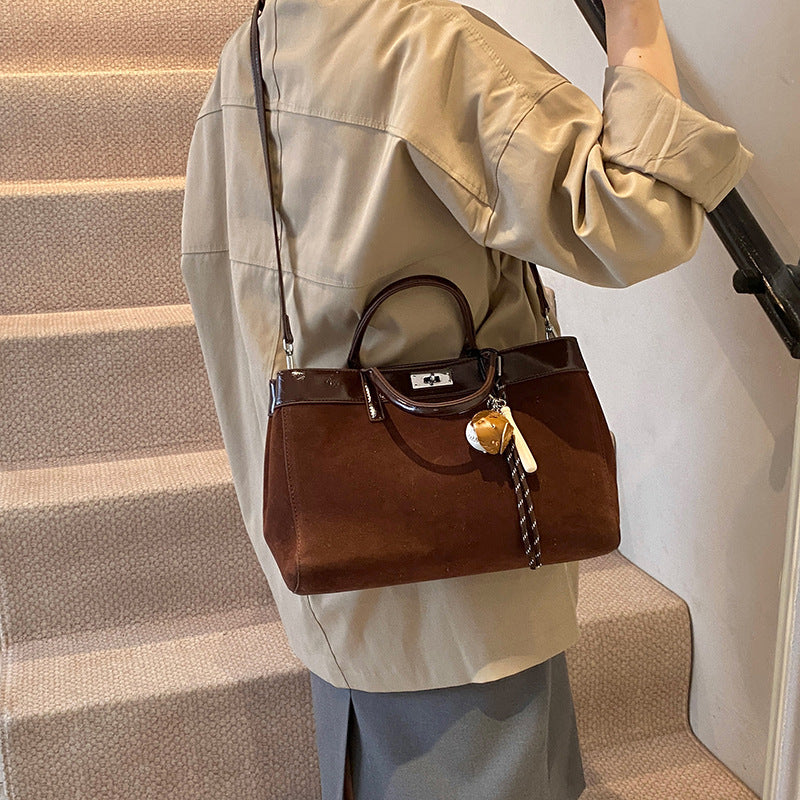 VMTVR 2025 Retro bag women's large-capacity armpit bag popular new casual messenger bag portable work commuter tote bag